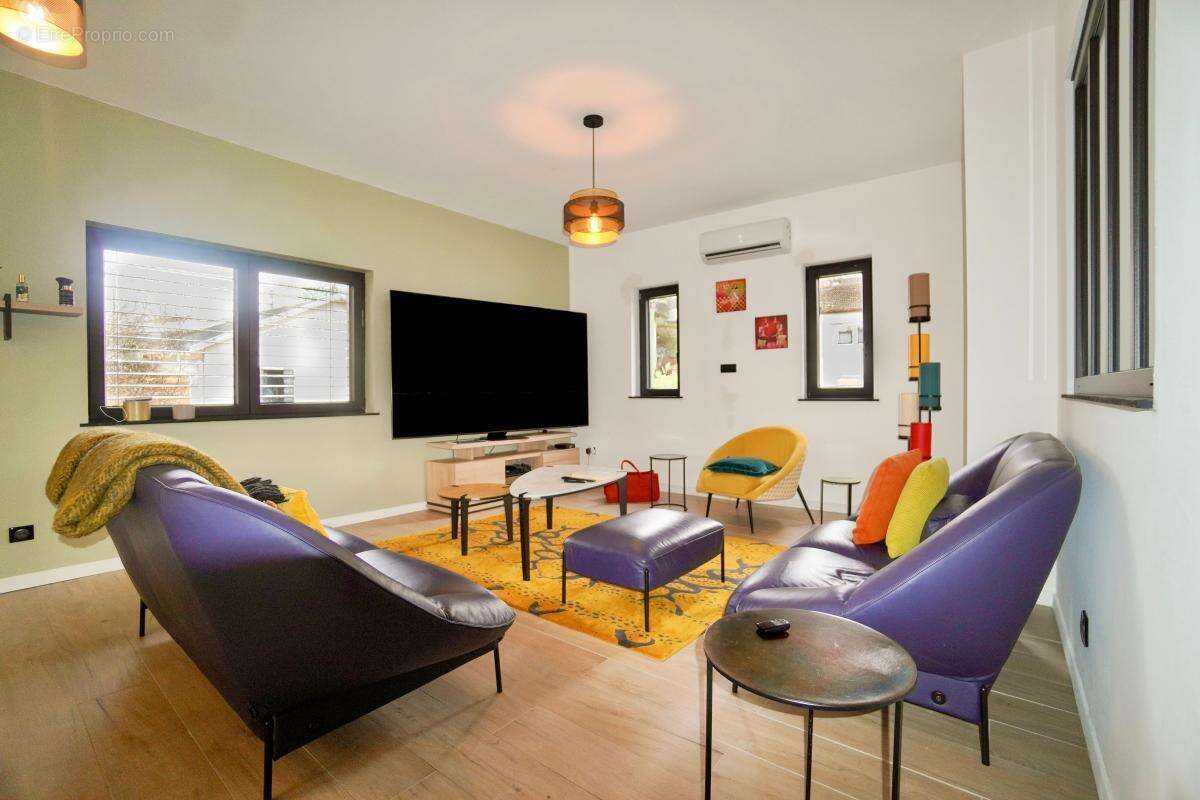 Maison à LAY-SAINT-CHRISTOPHE