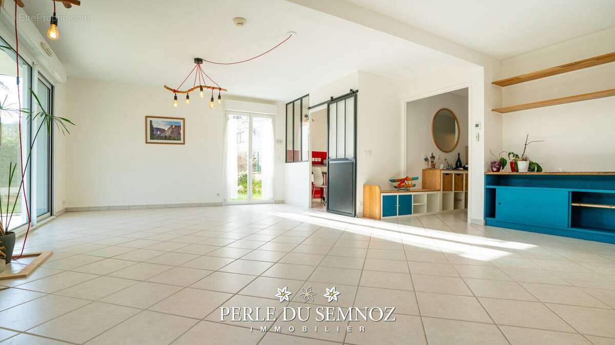 Appartement à SEYNOD