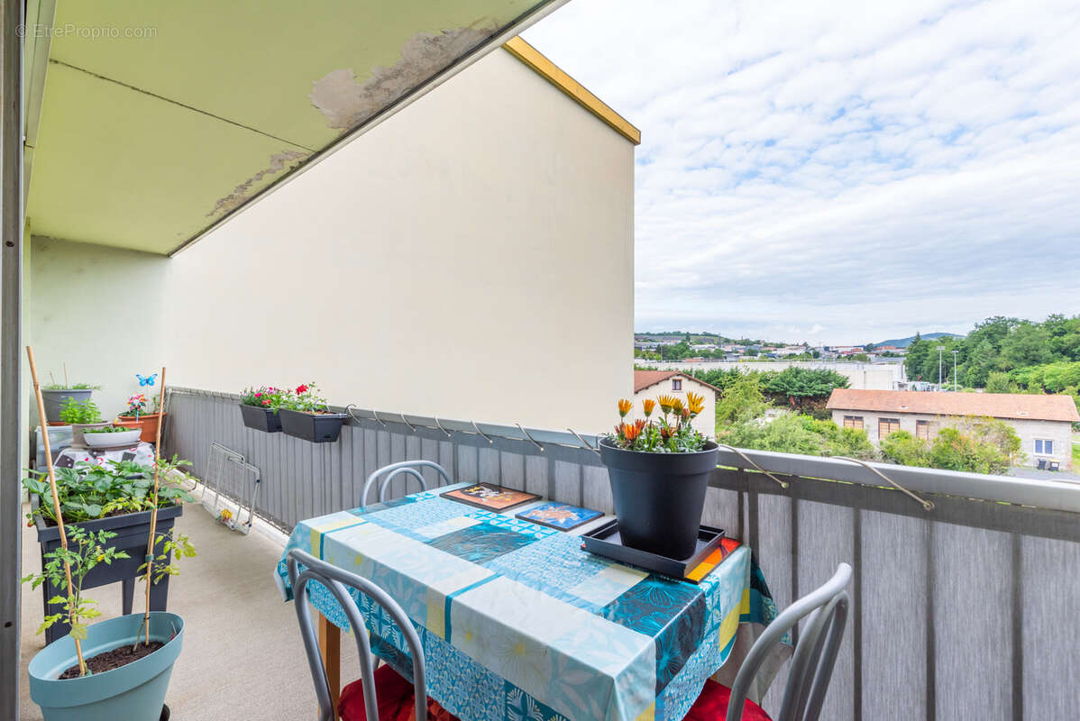 Appartement à BRIVES-CHARENSAC