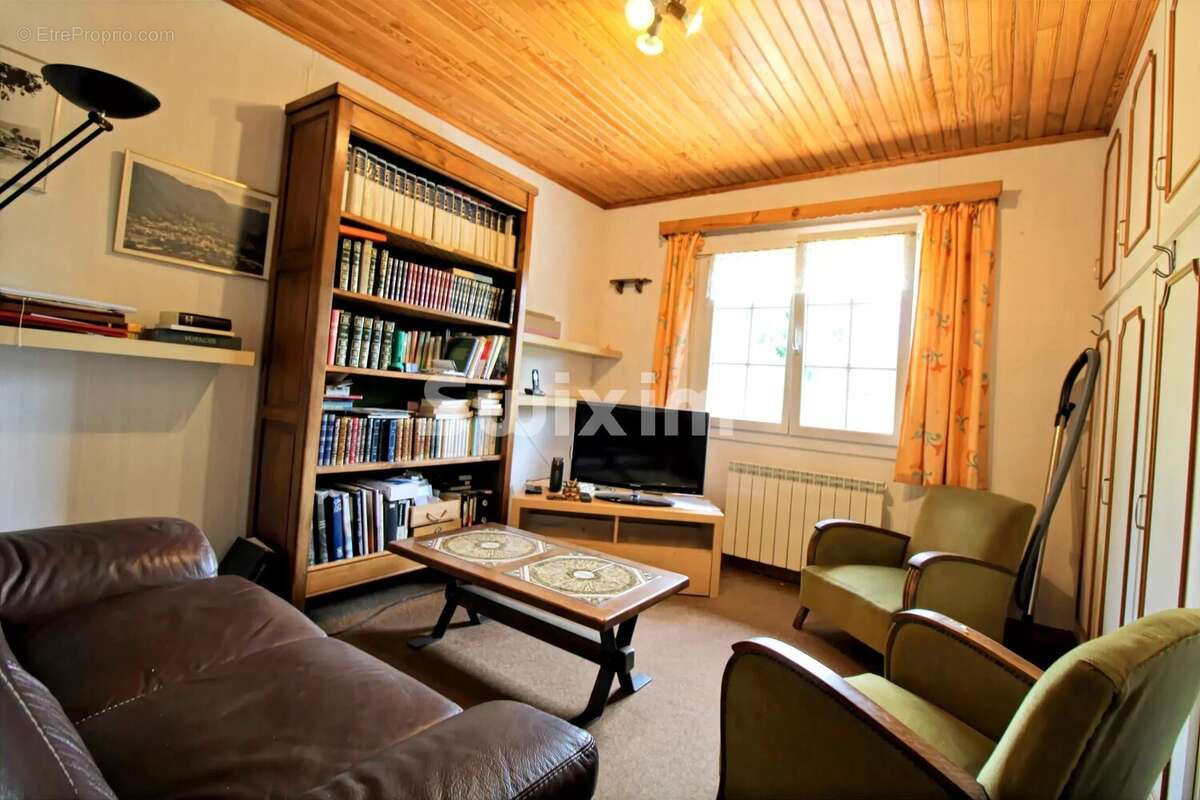 Maison 172 m² à Saint-Claude  - photo 6
