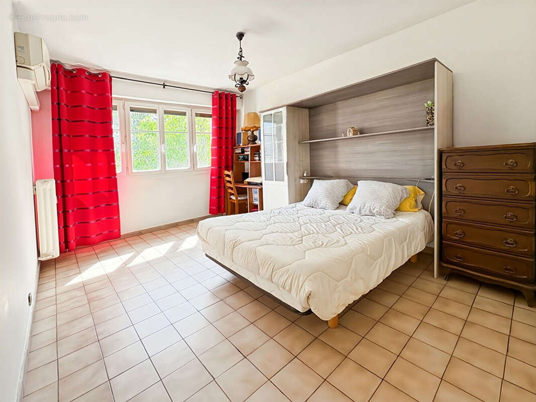 Appartement à MARSEILLE-3E