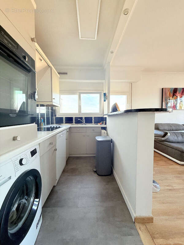 Appartement à COURBEVOIE