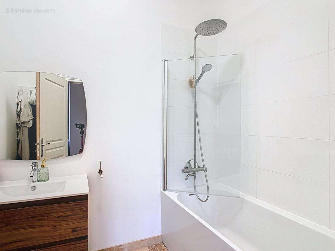 Maison à BEYNAC-ET-CAZENAC