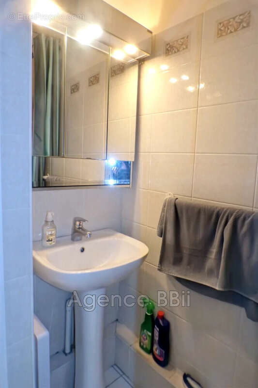 Appartement à PARIS-14E