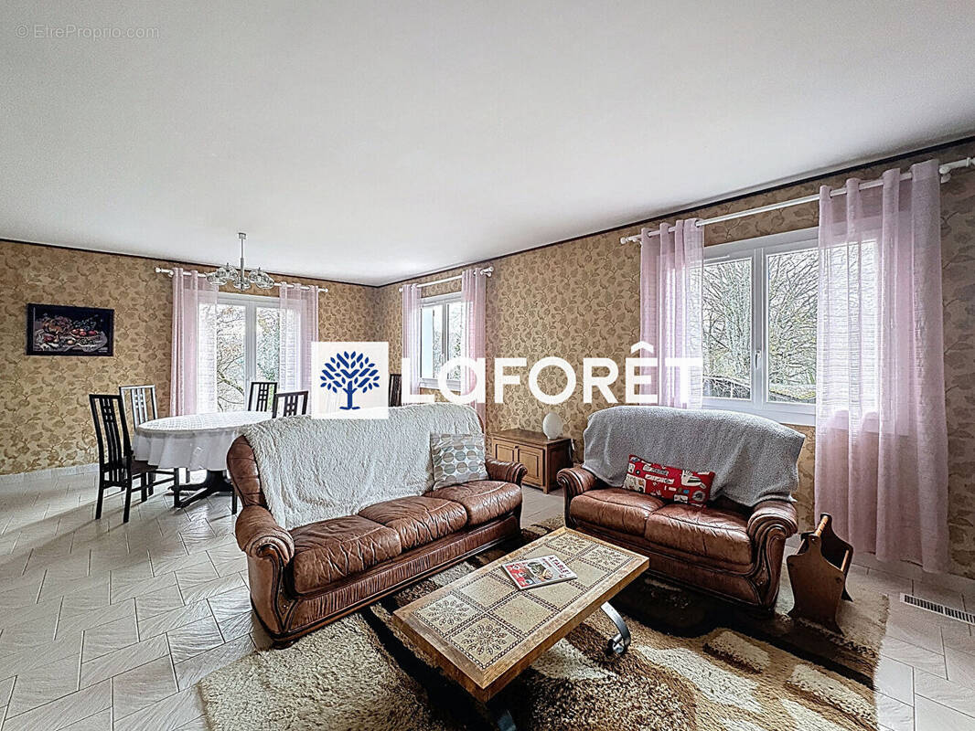 Maison à SAINT-CHEF