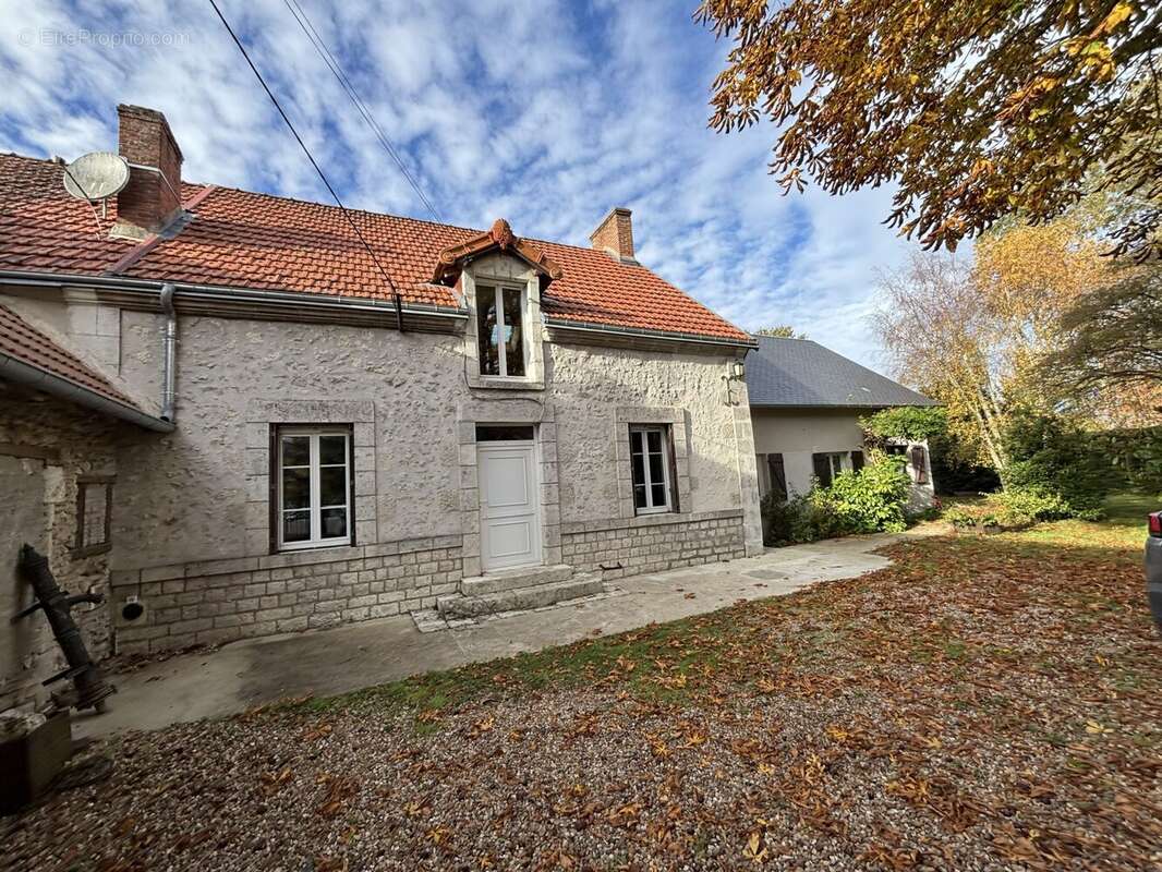 Maison à CHITENAY