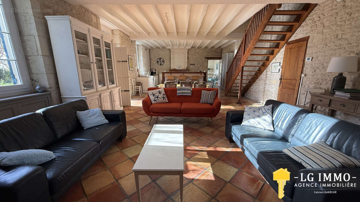 Maison à MORTAGNE-SUR-GIRONDE