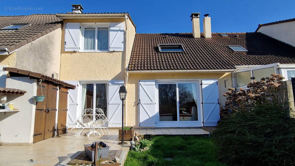 Maison à MARLY-LA-VILLE