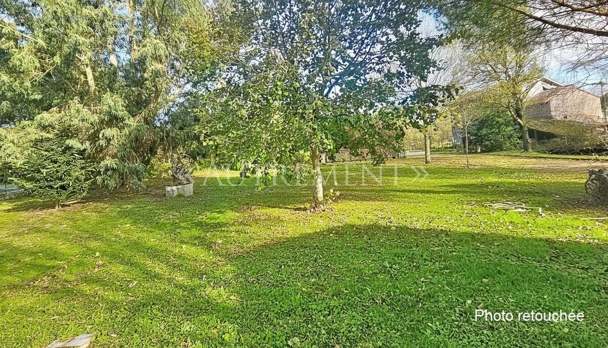 Terrain à GIROUSSENS