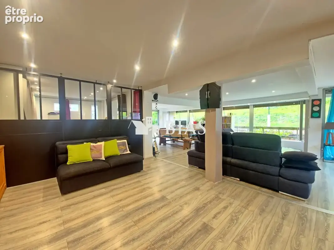 Maison 148 m² à Saint-Leger-Du-Bourg-Denis  - photo 4