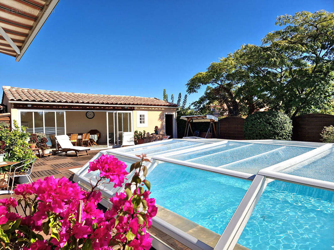 Maison à SAINTE-CECILE-LES-VIGNES