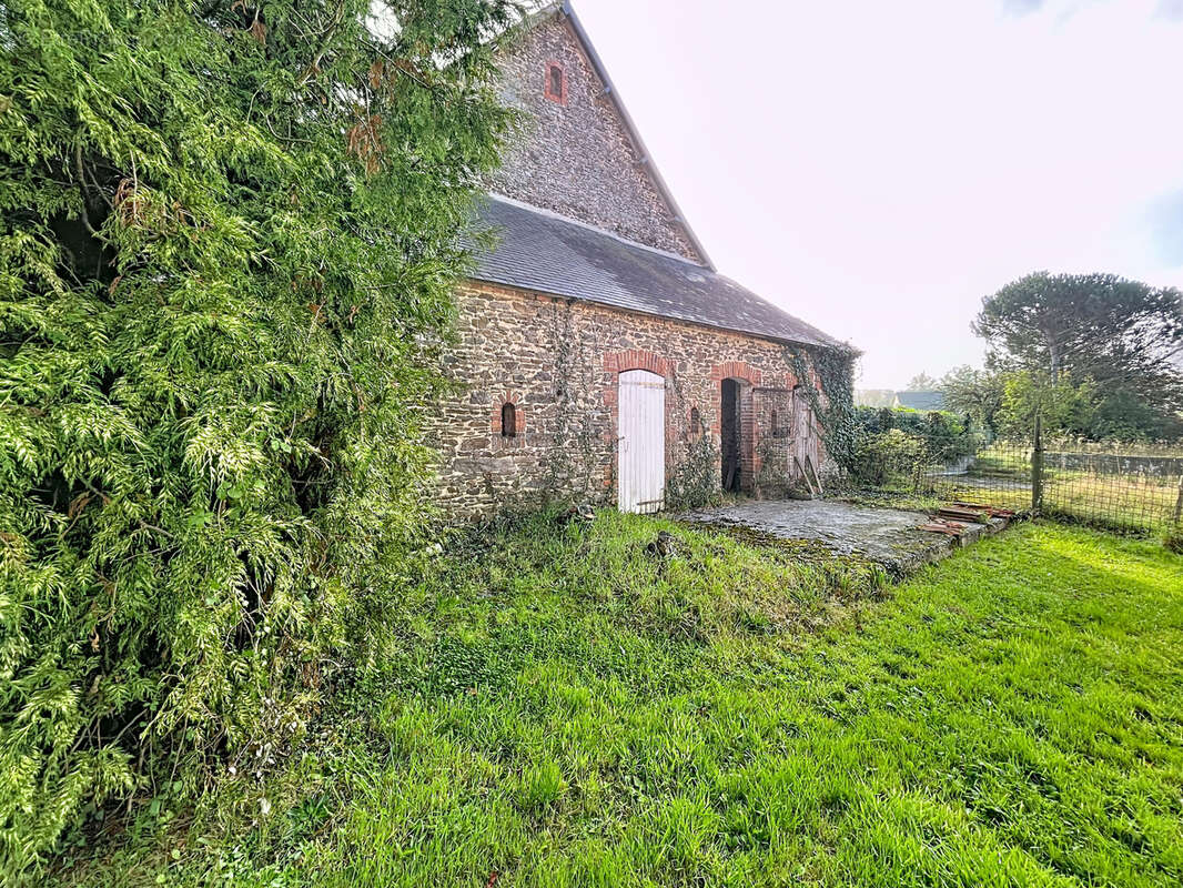 Maison à SAINT-JEAN-DE-SAVIGNY