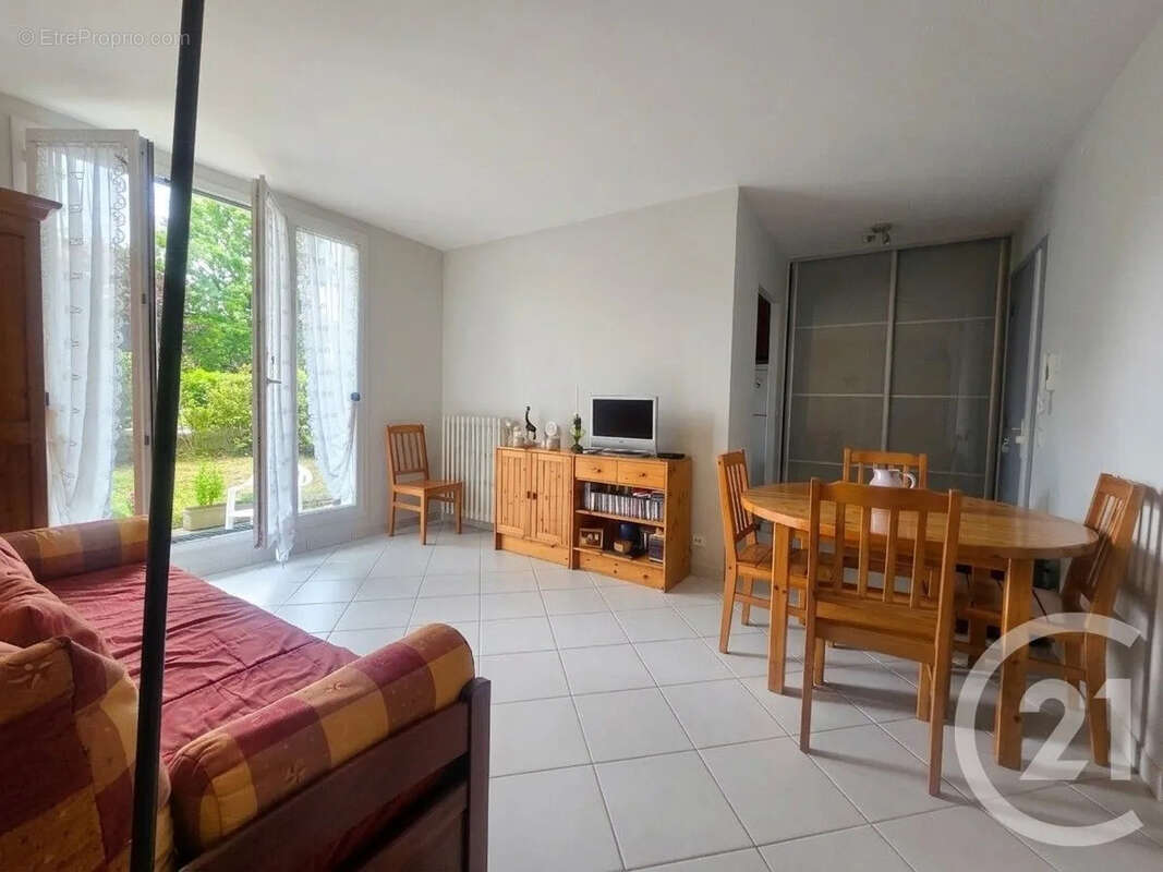 Appartement à SAINT-MAUR-DES-FOSSES