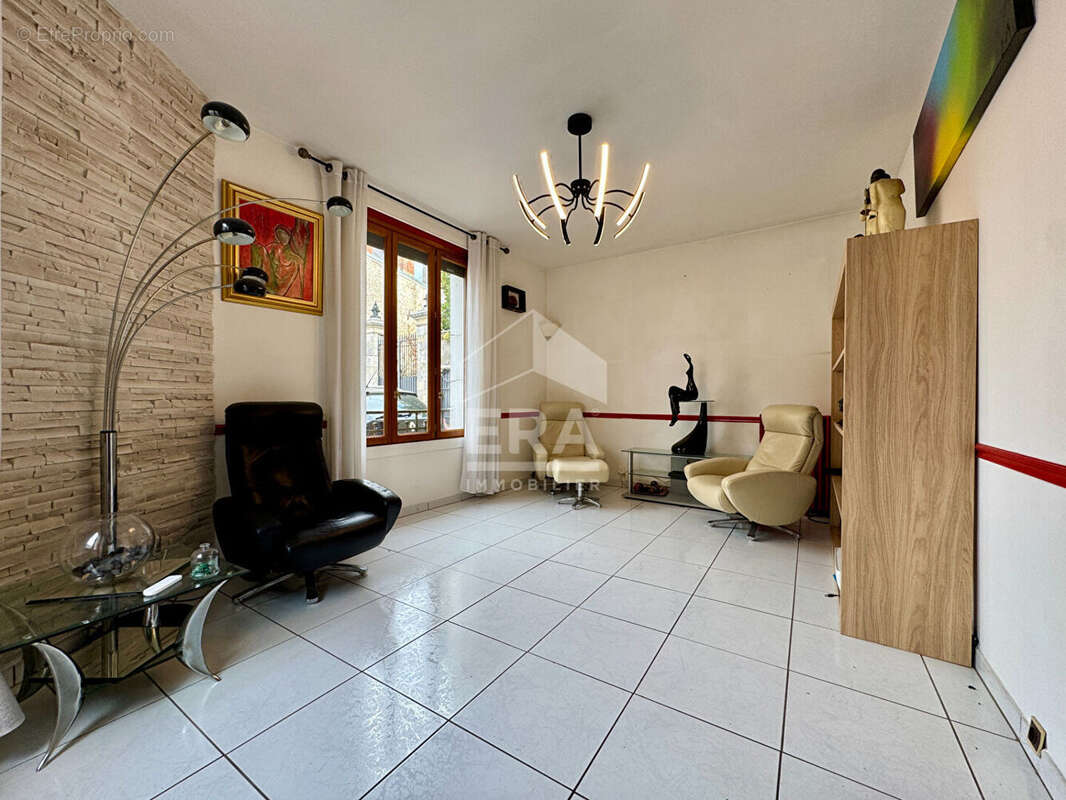 Maison à PUSSAY