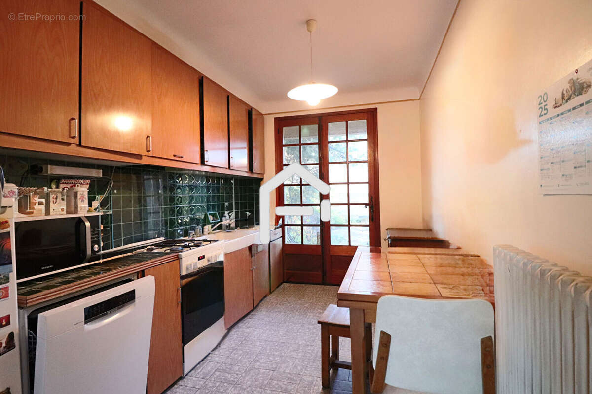 Maison à SAINT-CHAMAS