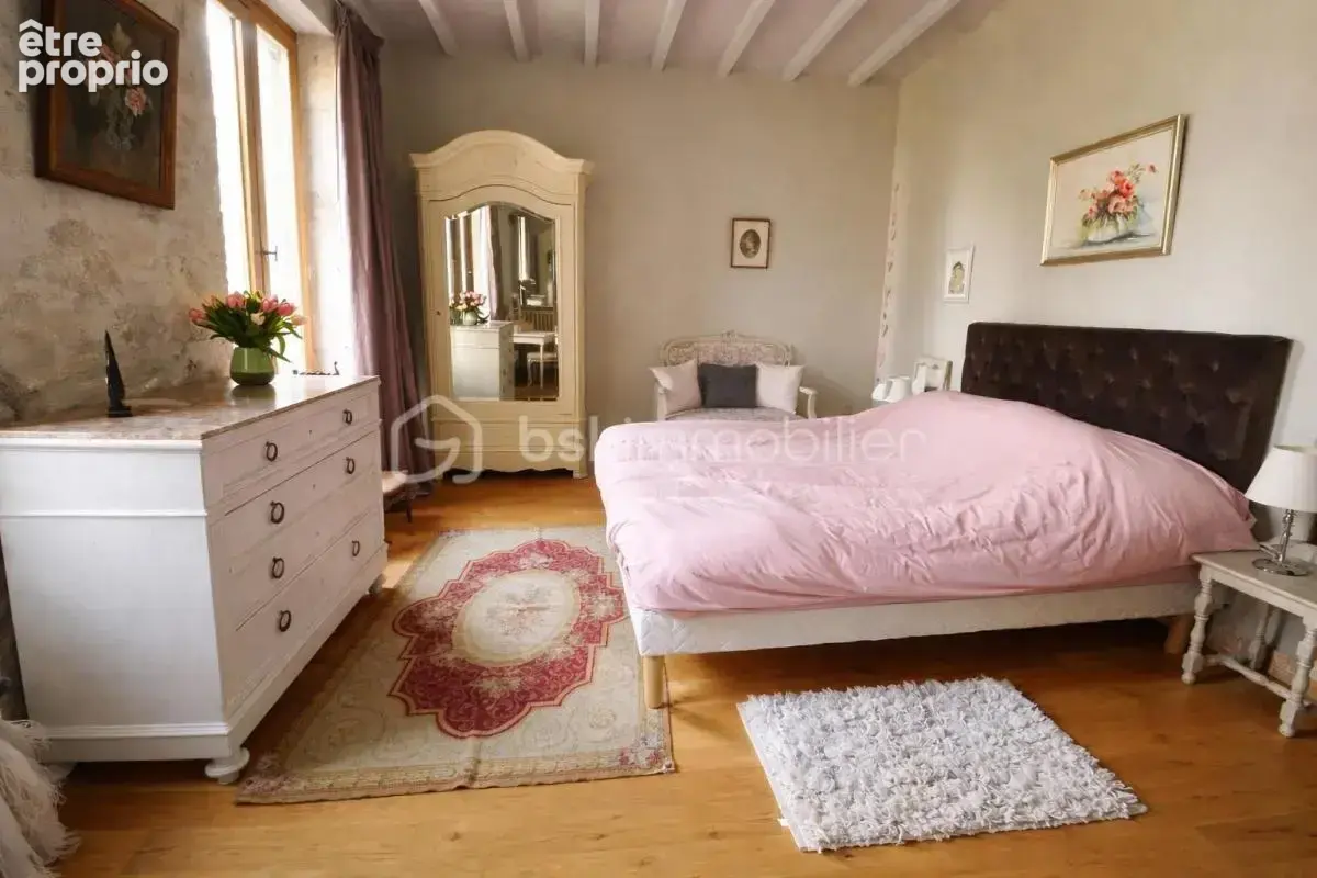 Magnifique propriete en pierres - vue - calme - gites - dependances - source - etang - photo 13