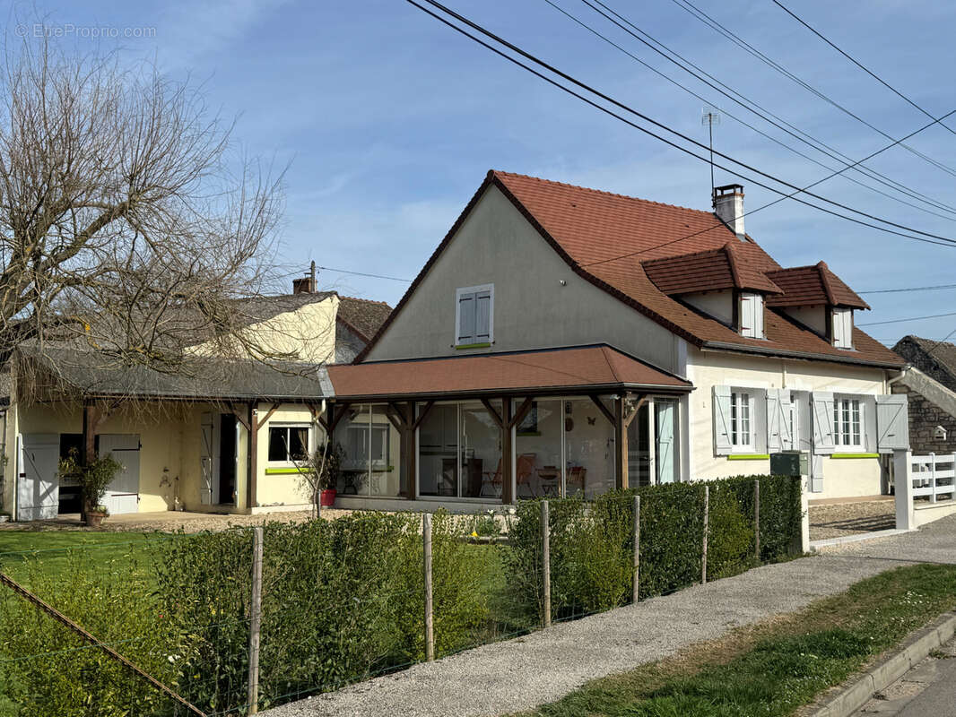 Maison à CHATENOY-EN-BRESSE
