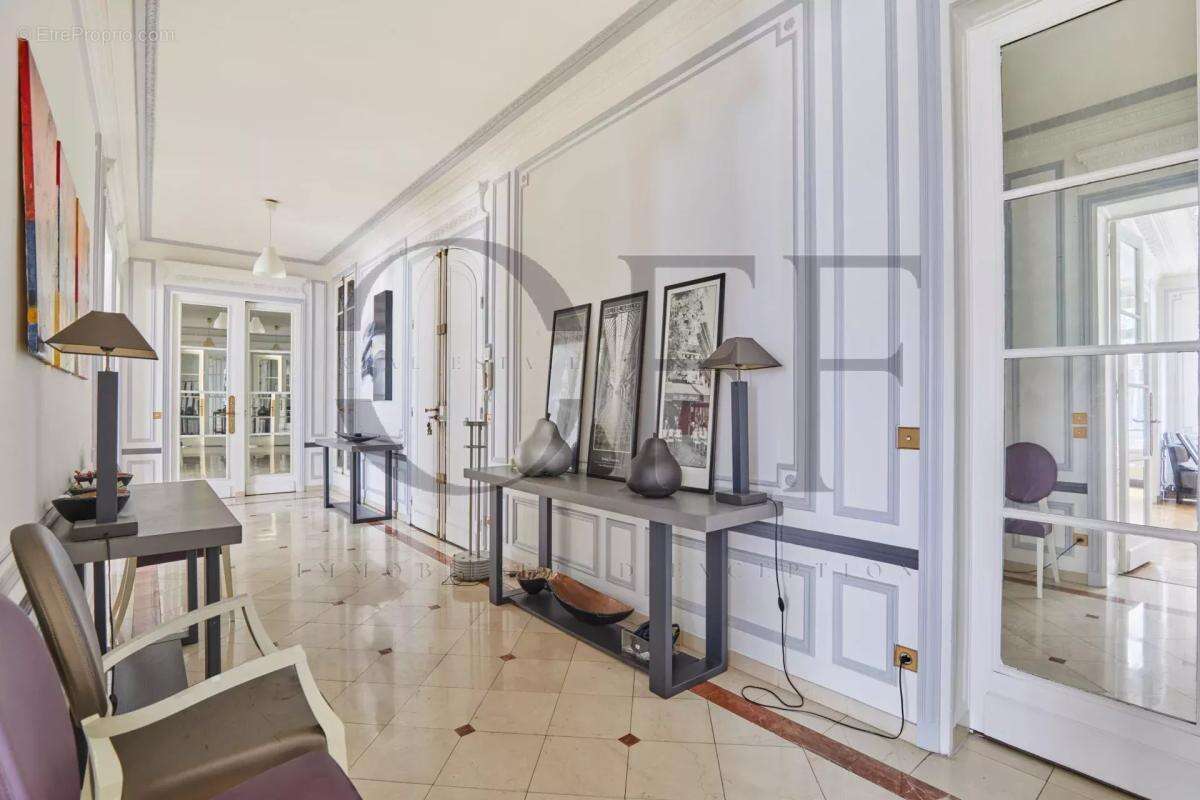 Appartement à PARIS-17E