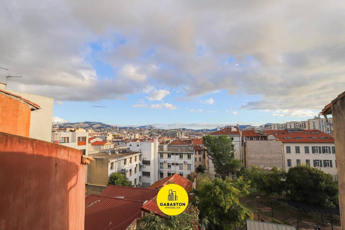 Appartement à MARSEILLE-1E