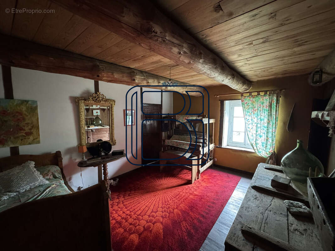 Maison à MARSAC-EN-LIVRADOIS