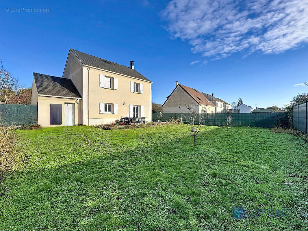 Maison à SAINT-GERMAIN-LES-ARPAJON