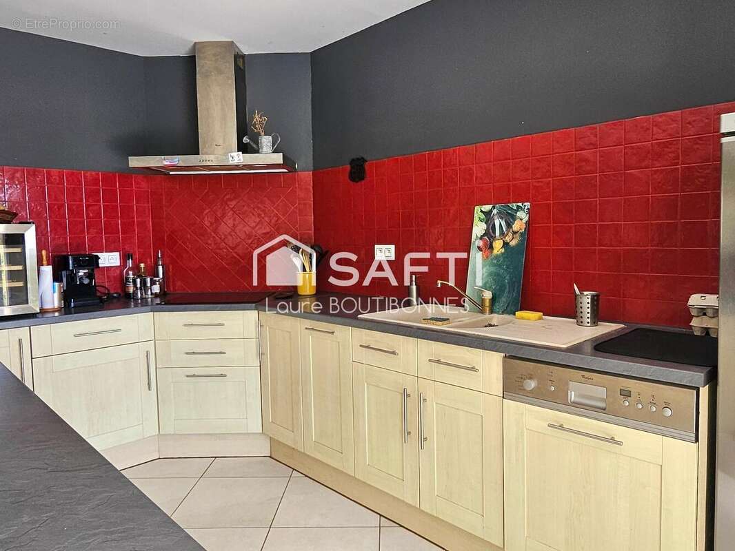 Maison 134 m² à Saint-Sulpice  - photo 3