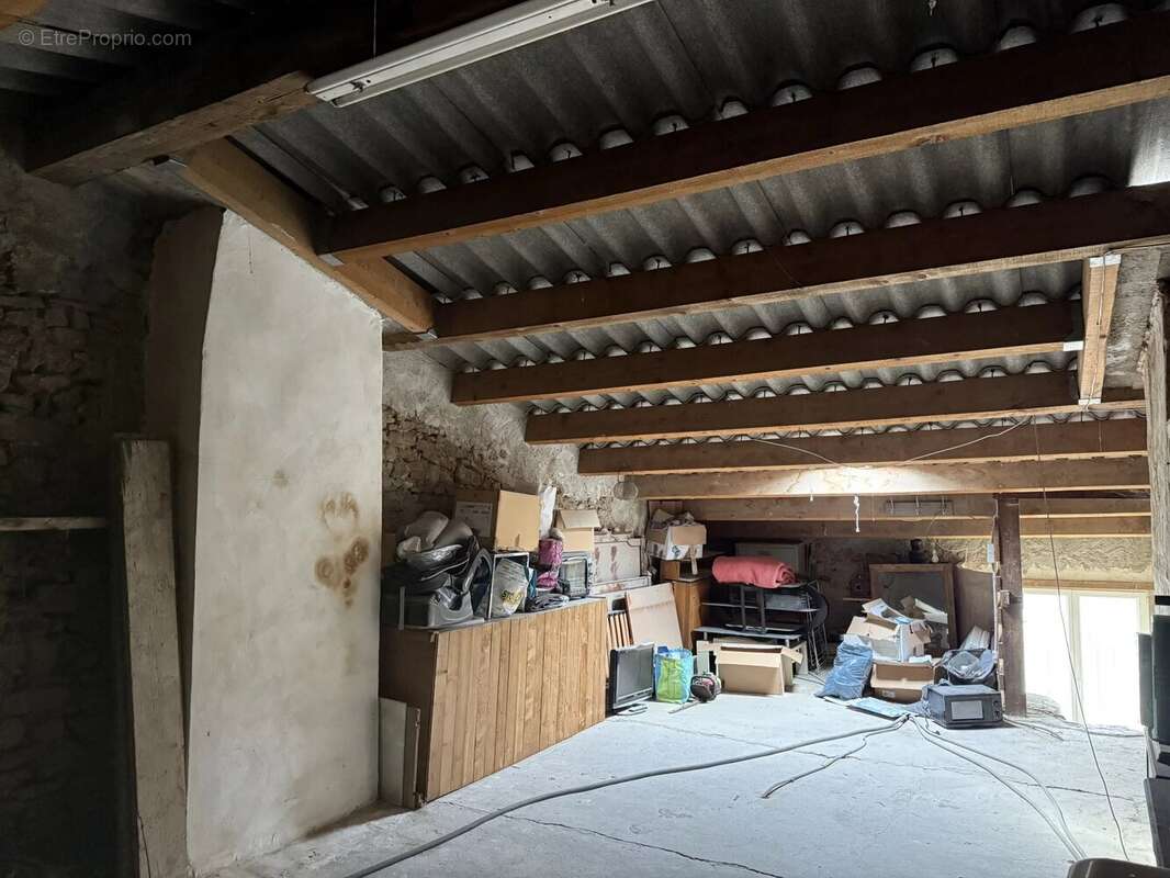 Maison à BESSE-SUR-ISSOLE
