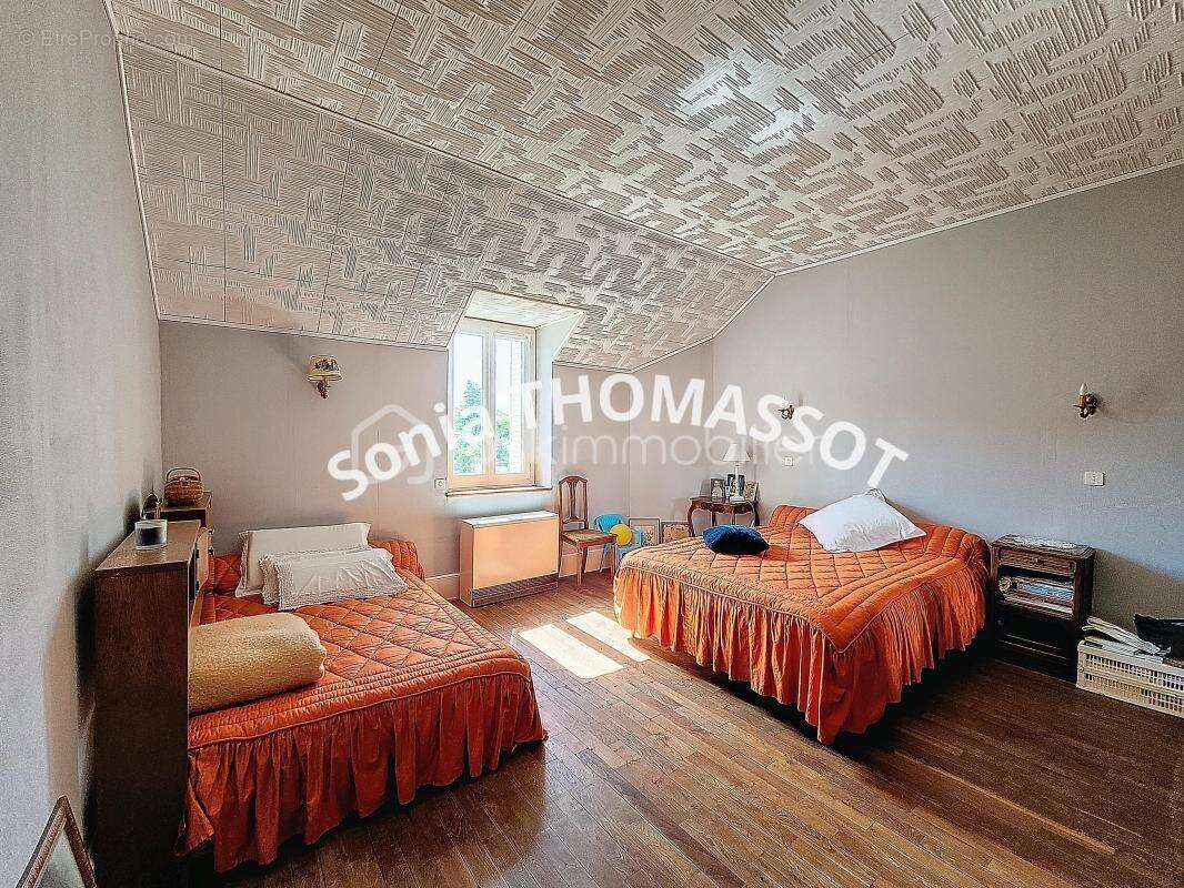 Maison à SAINT-USAGE