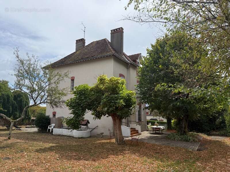 Maison à CUZION