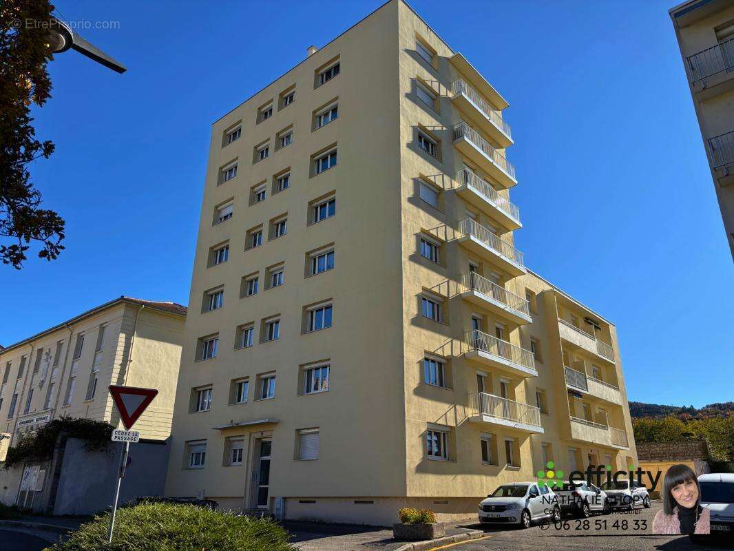 Appartement à LE CHAMBON-FEUGEROLLES