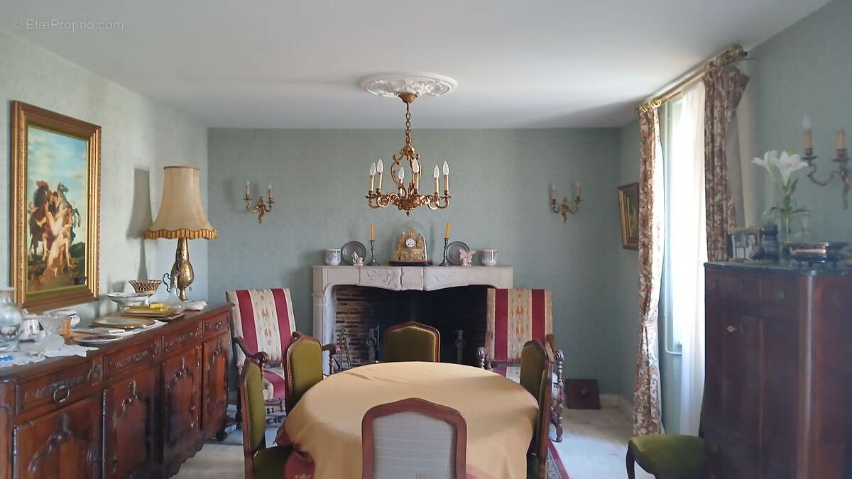 Maison 160 m² à Saint-Severin  - photo 4