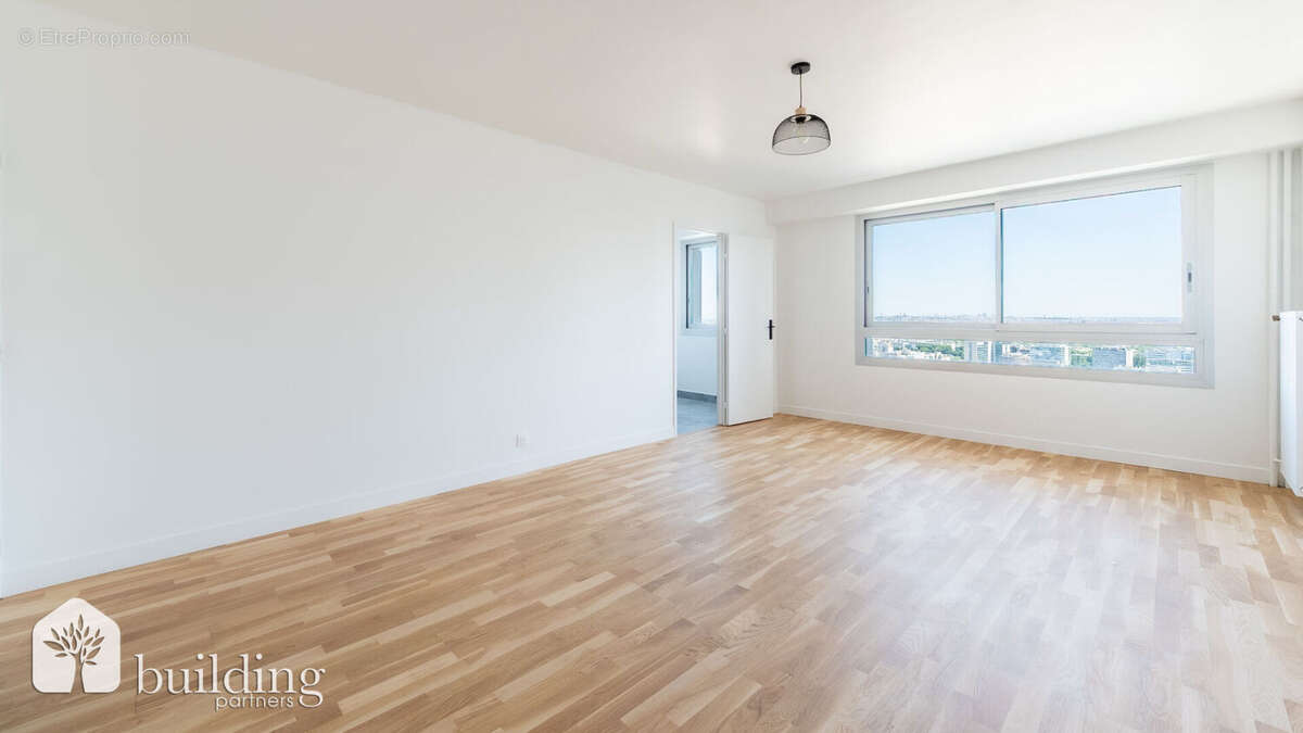 Appartement à COURBEVOIE