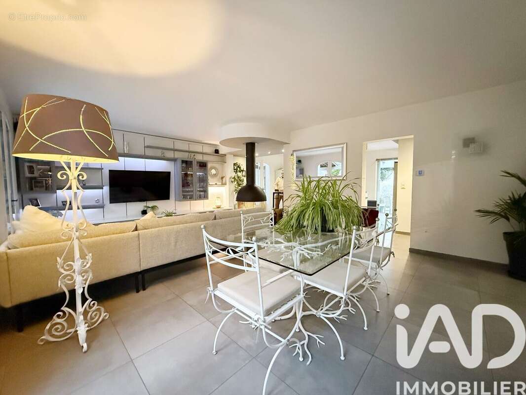 Photo 6 - Maison à SOLLIES-VILLE