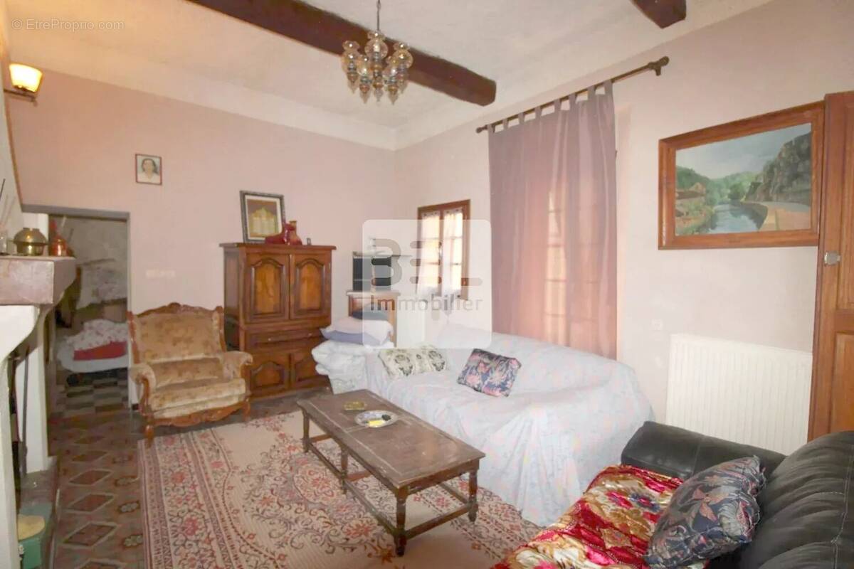 Appartement à BAGNOLS-SUR-CEZE