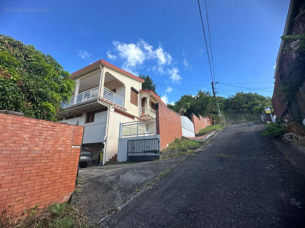 Maison à RIVIERE-SALEE