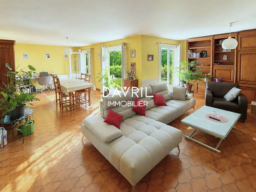 CONFLANS STE HONORINE - Maison familiale aux grands espaces au calme ! - photo 2
