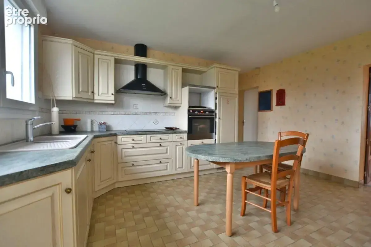 Maison 6 pièces 110 m² à vendre à Cholet (49300) - photo 3