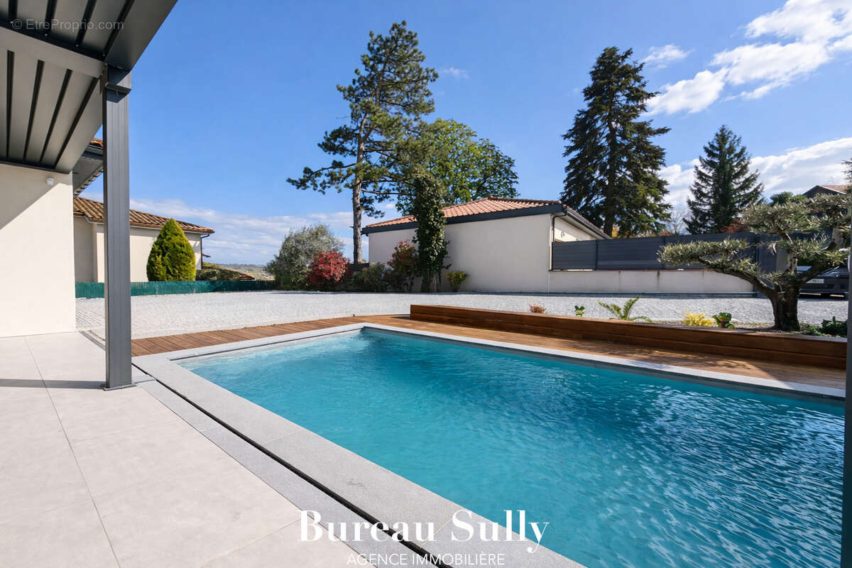 Maison à REVENTIN-VAUGRIS