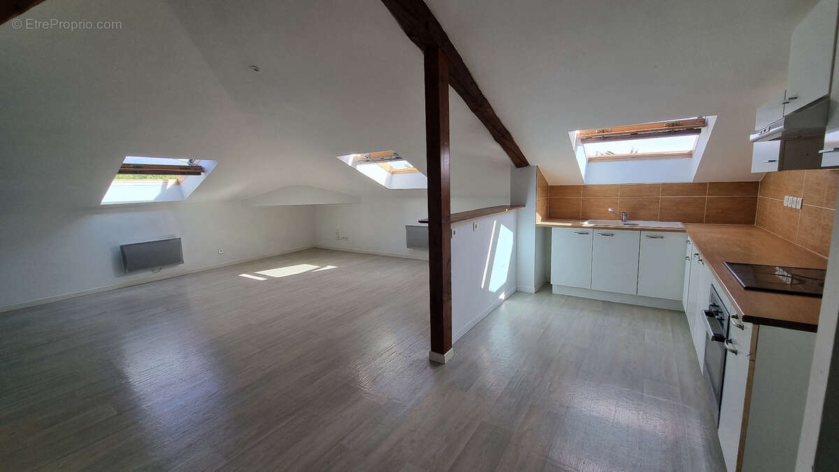 Appartement à MEES
