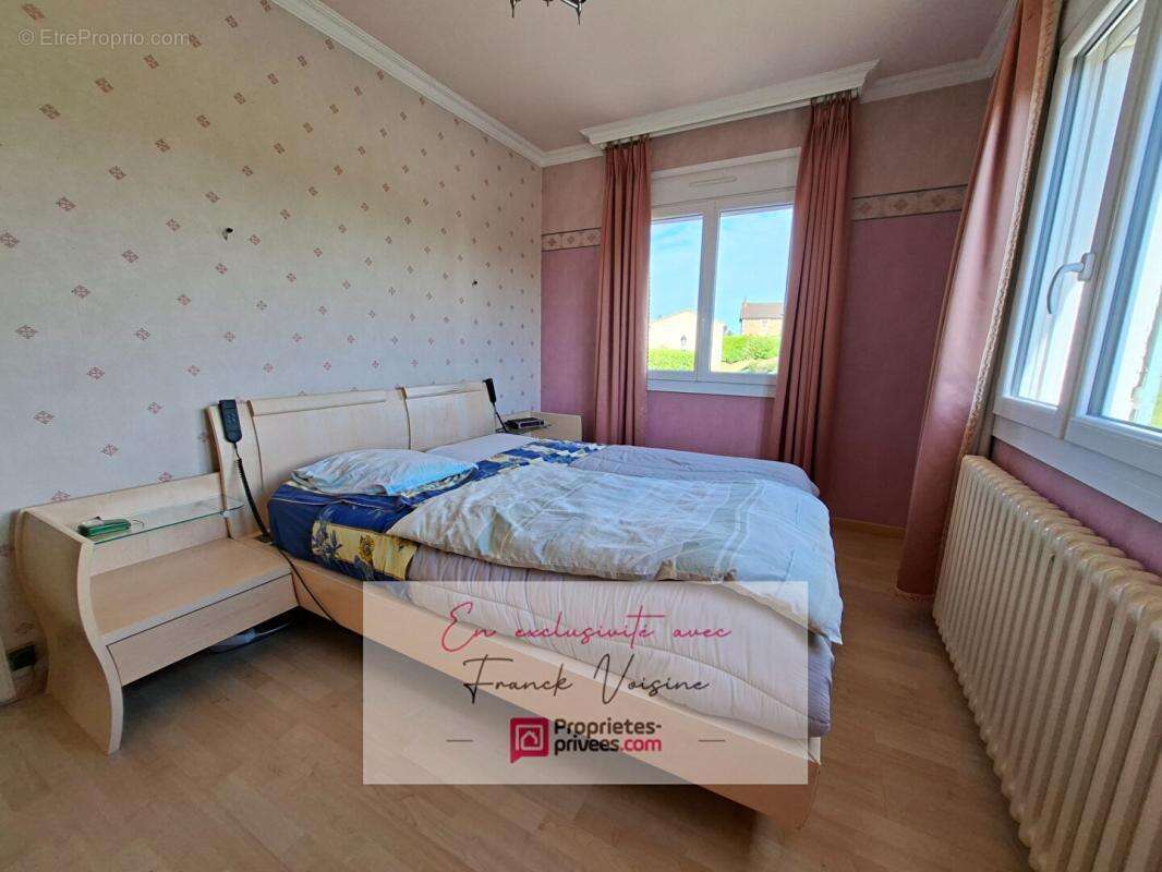 A VENDRE en exclusivité au Boupère, Maison de 190 m2 avec 4 chambres et 1 appartement sur un terrain de 1047 m2 env - photo 2