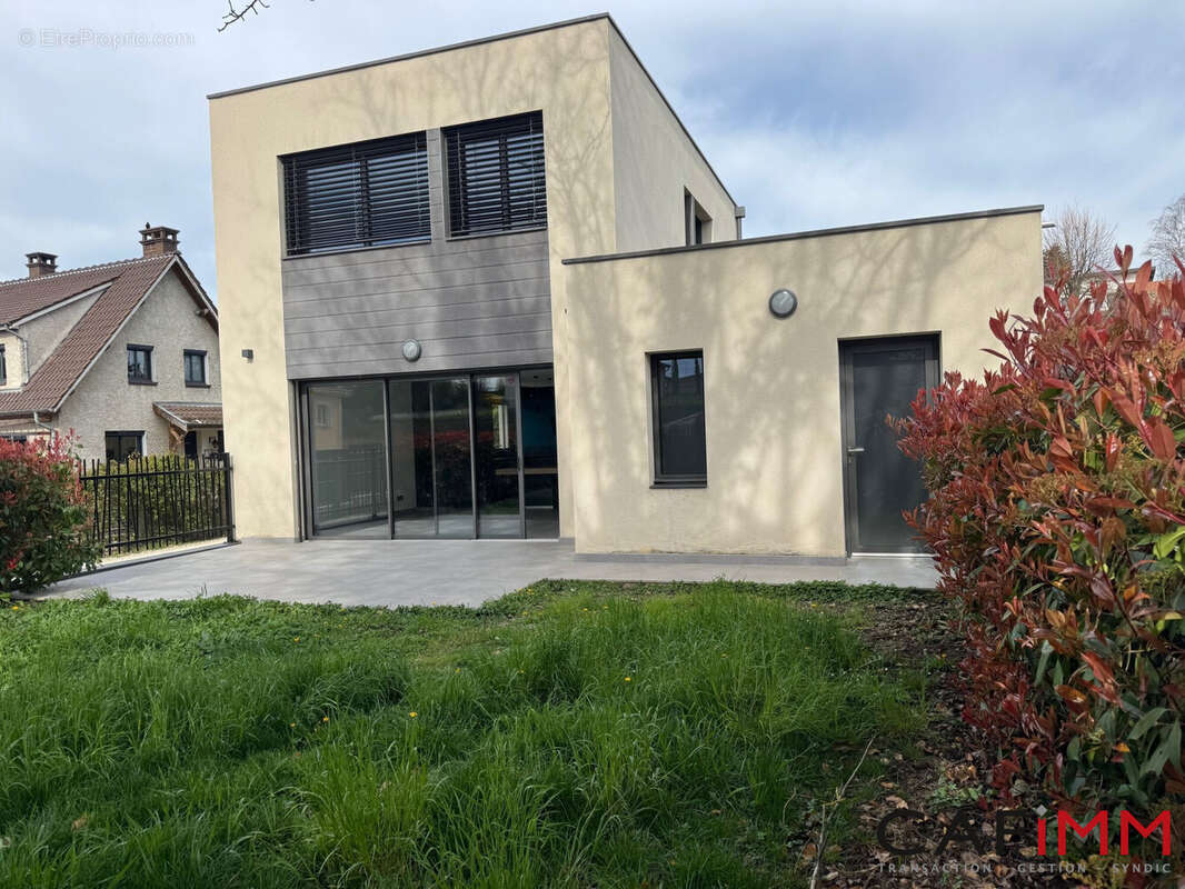 Maison à ROCHETAILLEE-SUR-SAONE