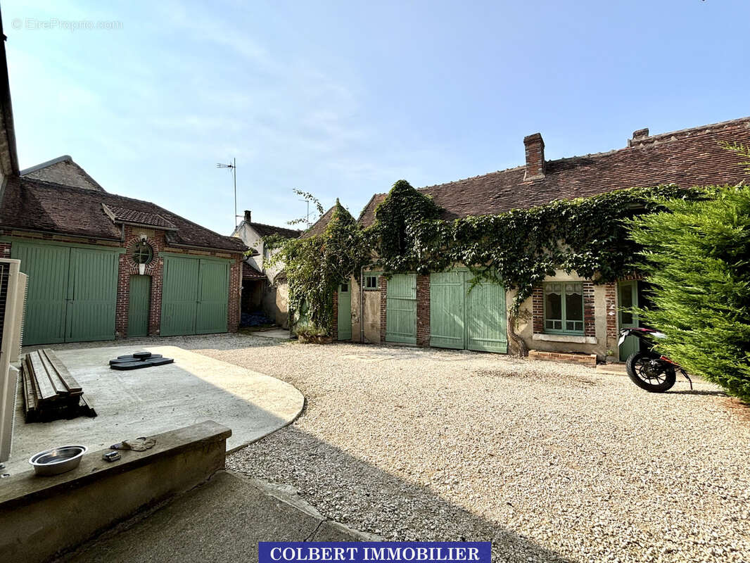 Maison 175 m² à Bassou  - photo 13