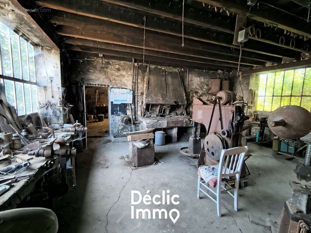 Ancienne forge de charme avec un potentiel brut. - photo 6