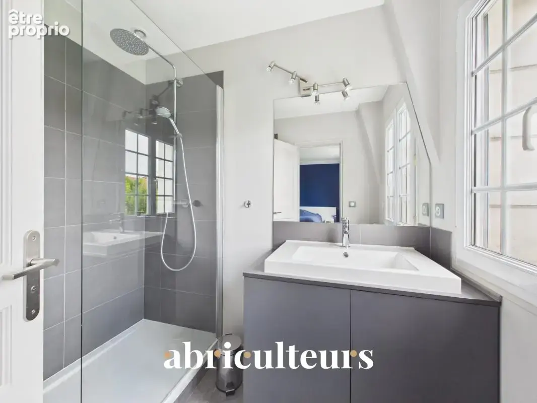 Maison familiale individuelle avec jardin - 6 pièces - 185 m² - Ormesson-sur-Marne - photo 12