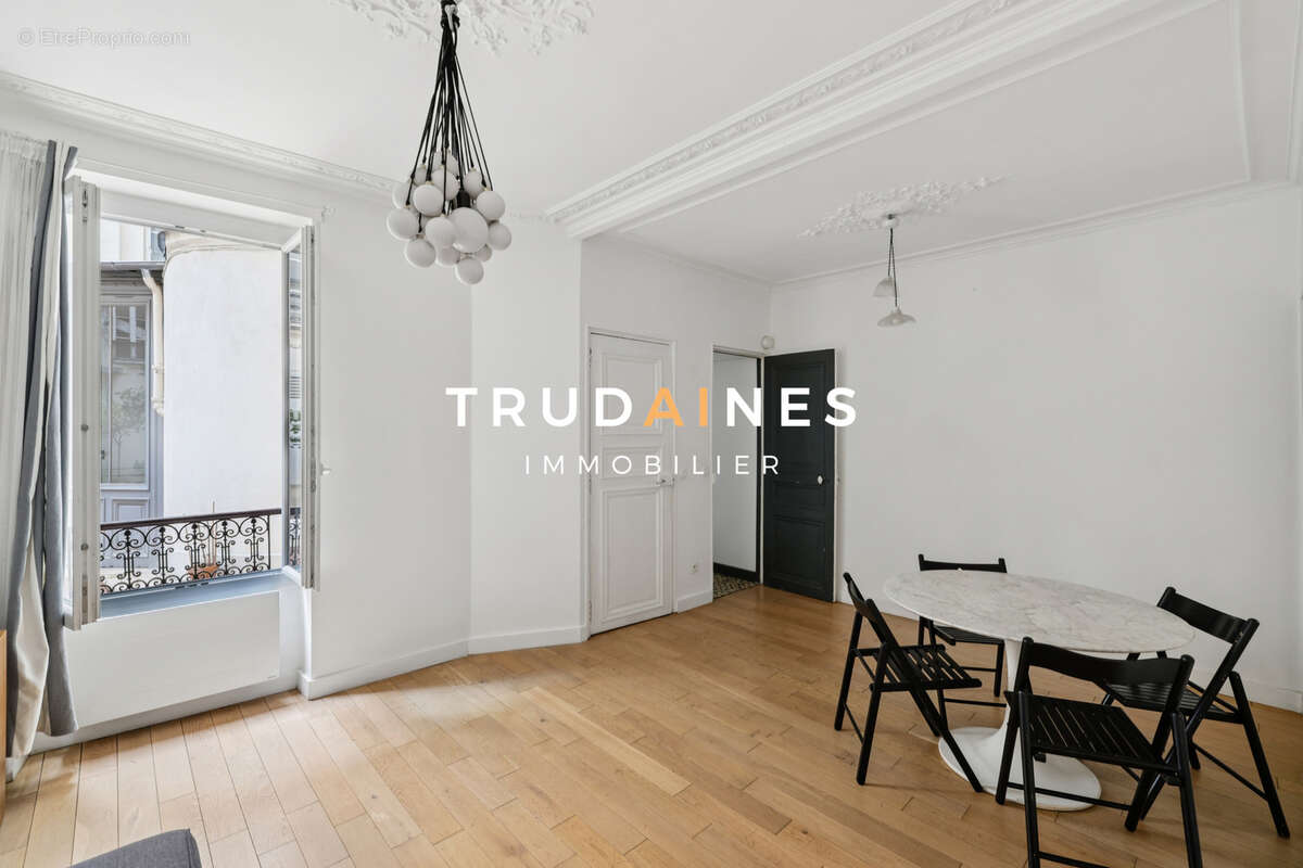 Appartement à PARIS-9E