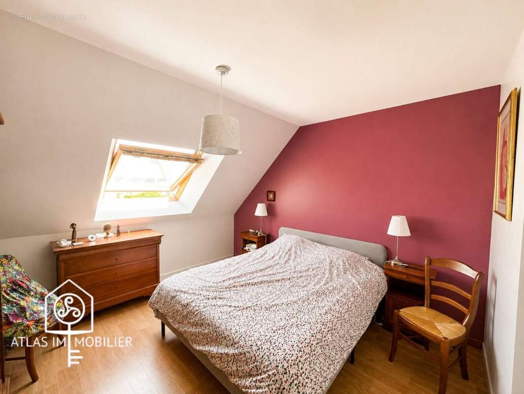 Maison 96 m² à Chavagne  - photo 7