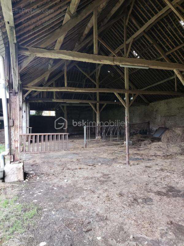 Maison à LAUNOIS-SUR-VENCE