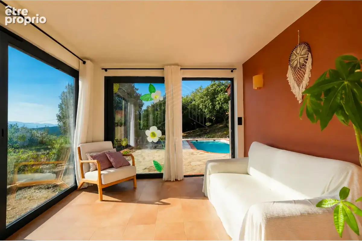 Villa de plain-pied avec piscine, dépendances et panorama - photo 11