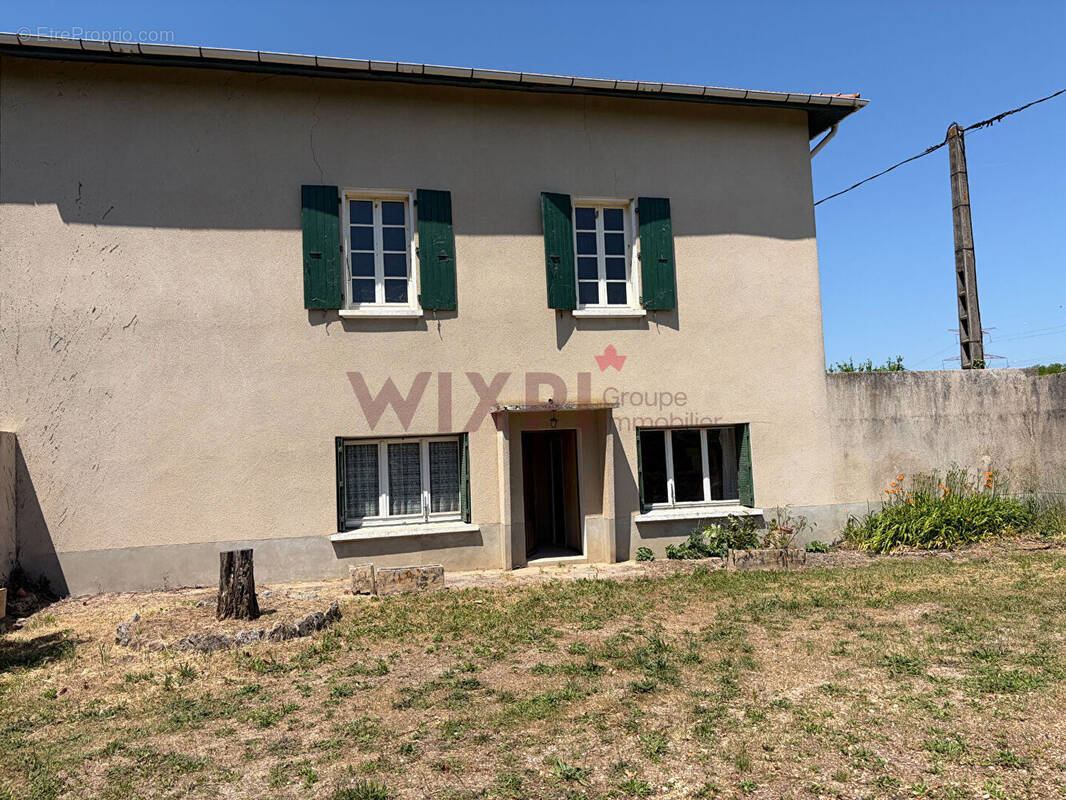 Maison à MONTELIER