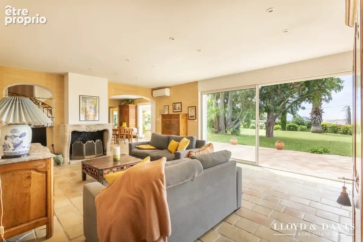 Maison 8 pièces 185 m² à vendre à La Cadiere-D'azur (83740) - photo 4